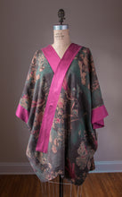 Load image into Gallery viewer, Vintage Peonies Kimono