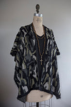 Load image into Gallery viewer, Fuzzy Camo Vest