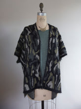 Load image into Gallery viewer, Fuzzy Camo Vest